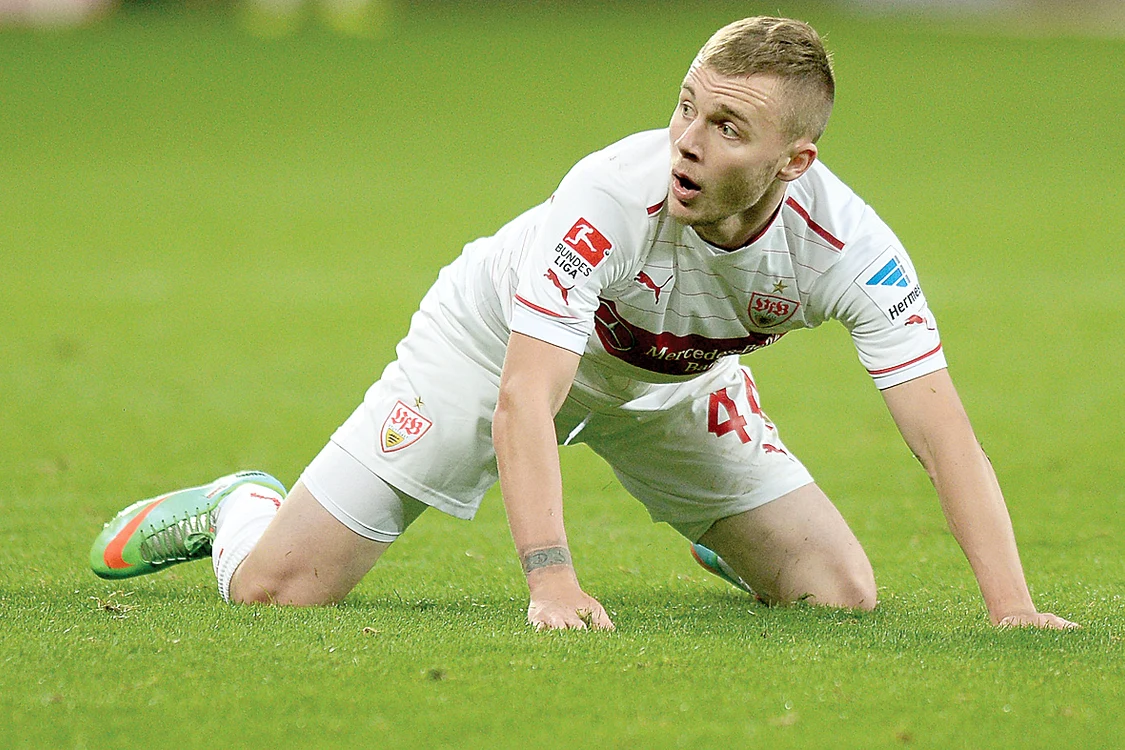 
    Alexandru Maxim  se luptă să nu  retrogradeze  cu Stuttgart  