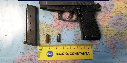 pistol perchezitii droguri foto politia romana