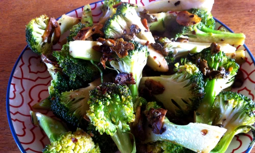 broccoli picant cu usturoi jpeg