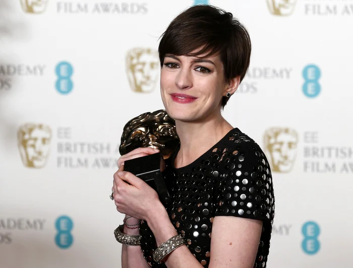 anne hathaway bafta 2013 reuters