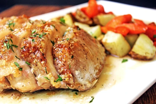 cotlet de porc cu morcovi si cartofi jpeg