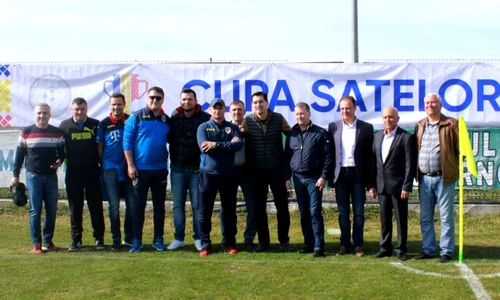 Razvan Burleanu si staff ul federal, alaturi de organizatorii Cupei Satelor din Chirnogi jpeg