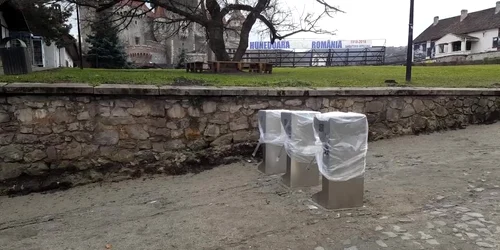 5c0fb974df52022f7559099f jpg