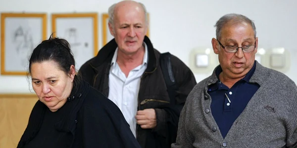 Lucia Seifert (stânga) şi Petru Jurj (dreapta) sunt acuzaţi de înşelăciune, şantaj, falsuri şi ameninţări