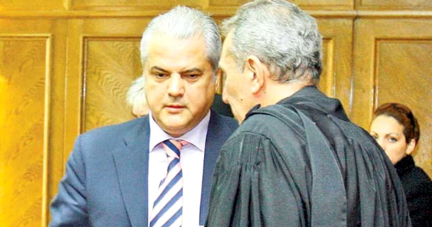 Fostul premier, în sala de judecată  