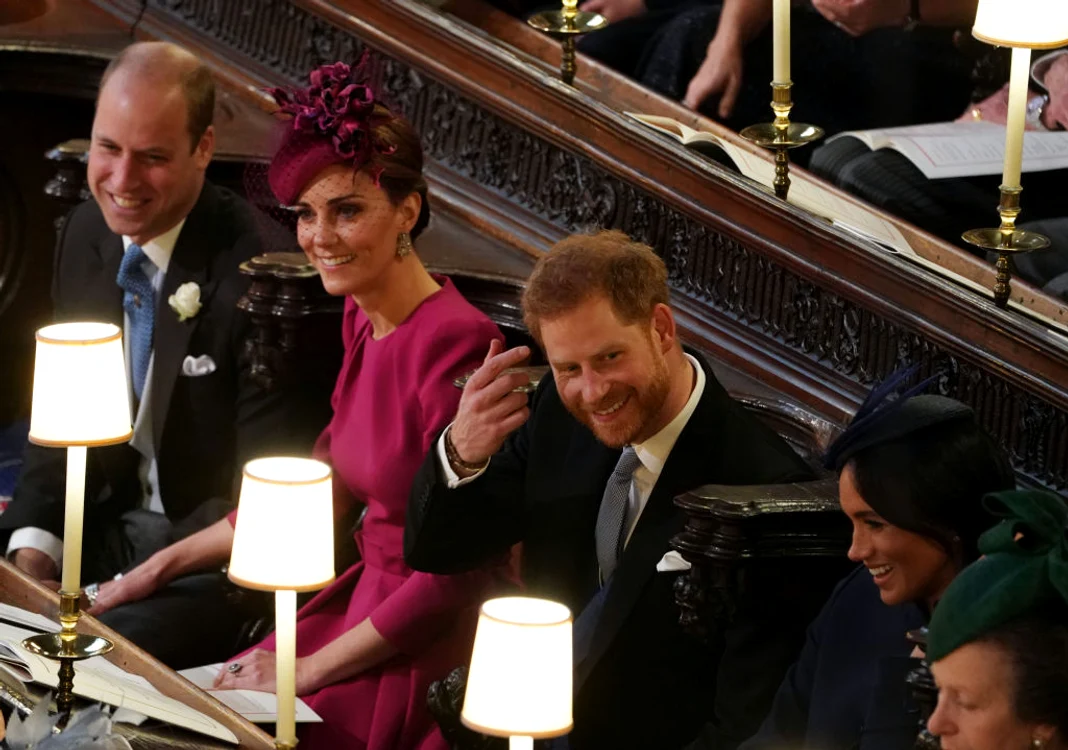 
    Ducii de Sussex, alături de Ducii de Cambridge  