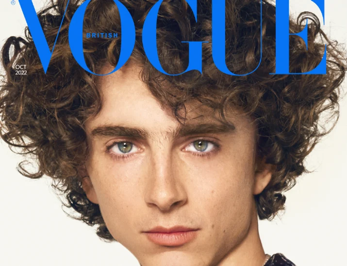 Primul bărbat care apare pe coperta ediției britanice tipărite a revistei Vogue. Foto: Twitter