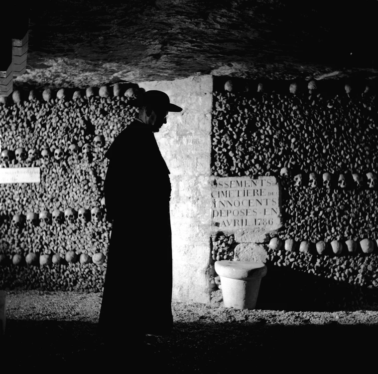 Vacanța de Halloween 2015: Parizienii „deschid ușile” către catacombe