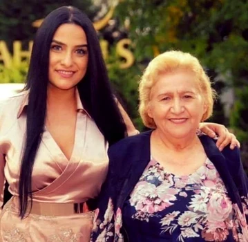 Gabi Luncă și fiica ei cea mică, Rebeca Onoriu Sursa: Facebook