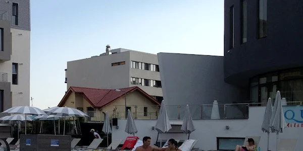 Gabi Matei, la piscină