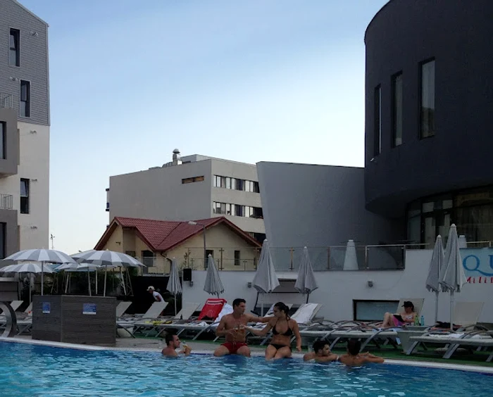 Gabi Matei, la piscină