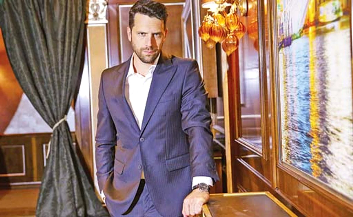
    Adrian a fost şi fotomodel   