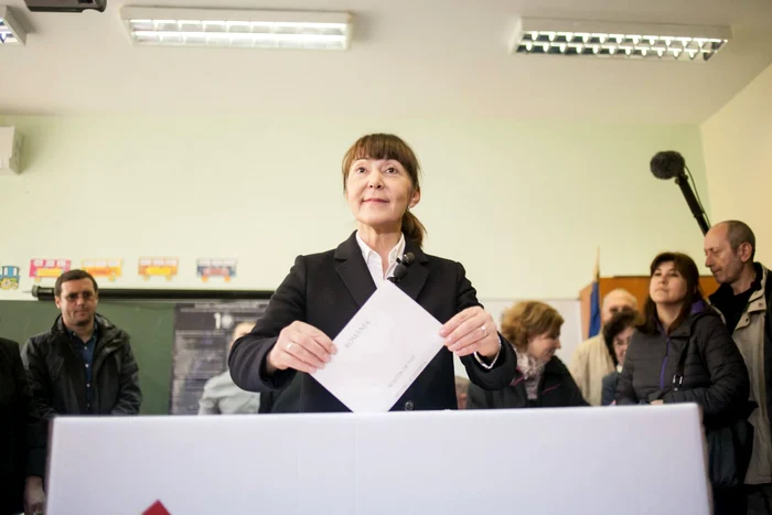 
    Klaus Iohannis are încredere că poate întoarce rezultatul în turul al doilea al alegerilorFoto: Marian Iliescu/Adevărul  