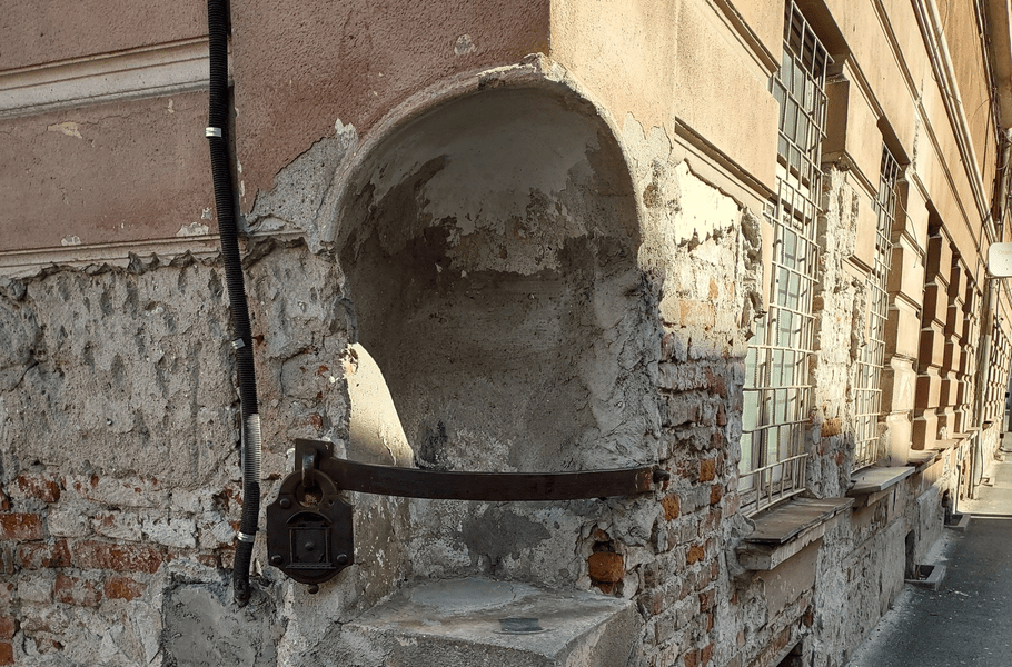 Clădirea din România care te ajută să te conectezi cu trecutul. Unde se află „casa cu lacăt” și ce are ea cu totul special FOTO 