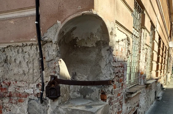 Casa cu Lacăt se află într-o stare de degradare FOTO Claudia Untaru