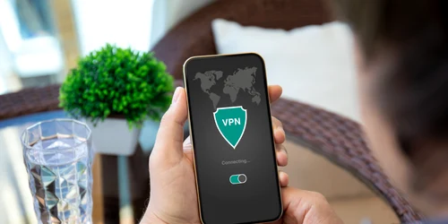 VPN activ pe smartphone FOTO Shutterstock jpg