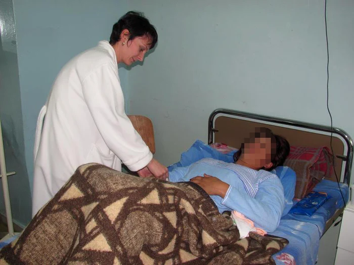 Medicii supraveghează în permannţă starea de sănătate a femeii Foto: Arhivă