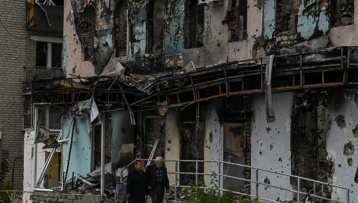 Mai multe case au fost distruse de atacurile ruse. FOTO AFP