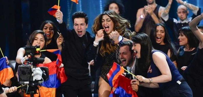 Bucuria echipei din Armenia în momentul în care au aflat că s-au calificat în finala Eurovision 2016 FOTO AFP