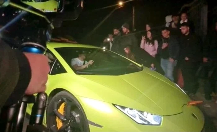 Vloggerul Sebastian Botez, trimis acasă de forțele de ordine Sursa: DC News