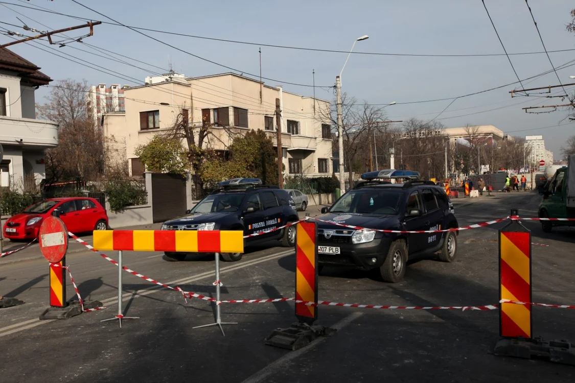 Pericol de surpare în centrul Capitalei FOTO Sever Gheorghe