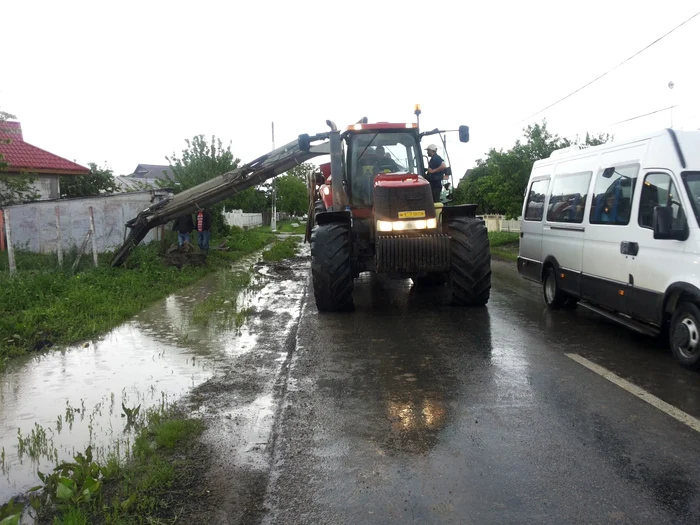 Cisternele de mare capacitate au extras apa din gospodării