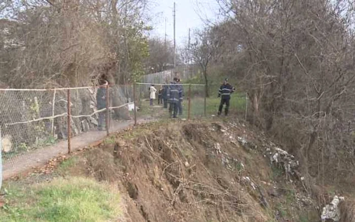 Terenul necesită consolidare în această zonă. Foto: OLT TV