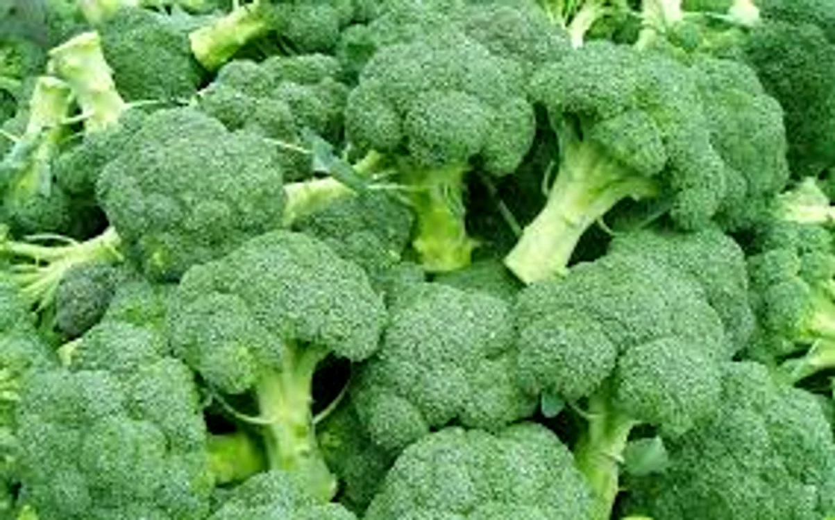 
    Broccoli este unul dintre alimentele care îți aduc fericireawww.clicksanatate.ro  