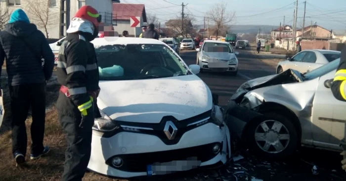 Tei femei au fost rănite în accident. Foto ISU Argeş