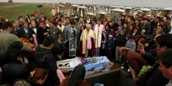 Craiova:Criminalul lui Alexandru  a încercat să îşi lovească mama cu un cuţit în mână
