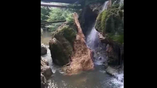 VIDEO // S a prăbușit celebra cascadă Bigăr jpeg