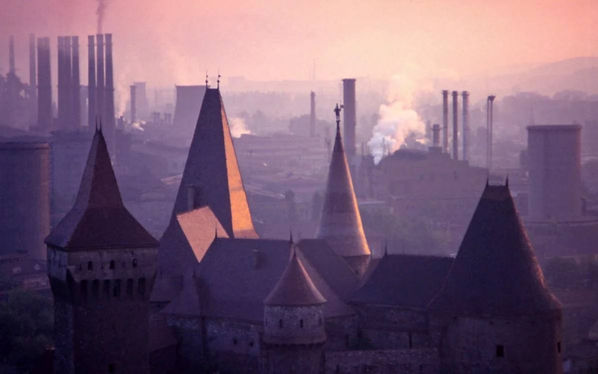 Hunedoara la începutul anilor '90. Foto: Peter de Graaf. Ramblings.nz