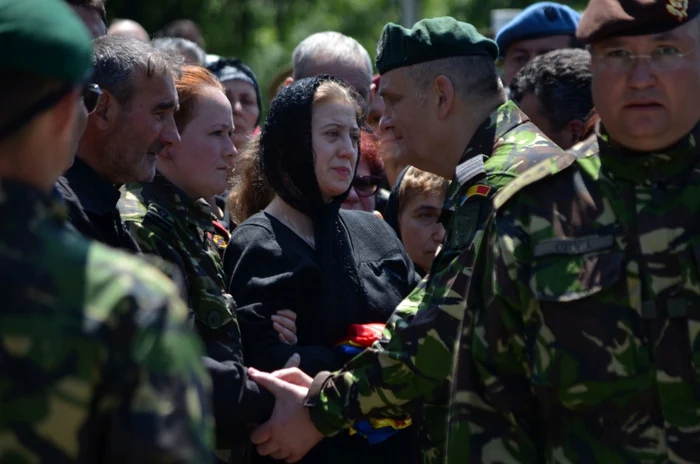 Doi militari români au fost ucişi în atentatul de sâmbătă