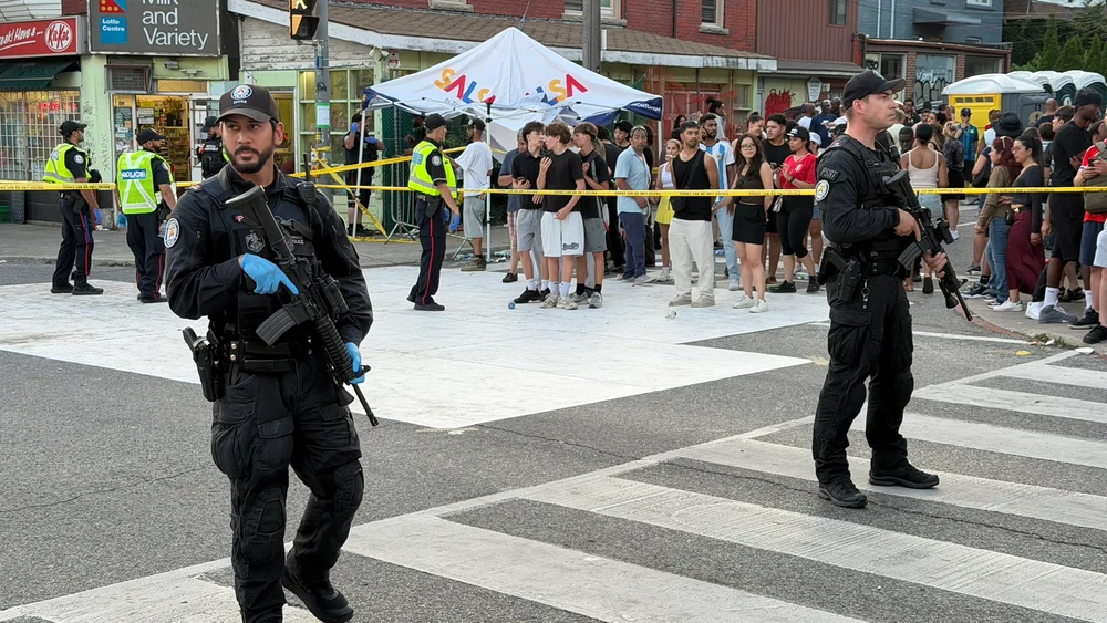 Schimb de focuri în timpul unui festival din Toronto. Cel puțin doi oameni au murit