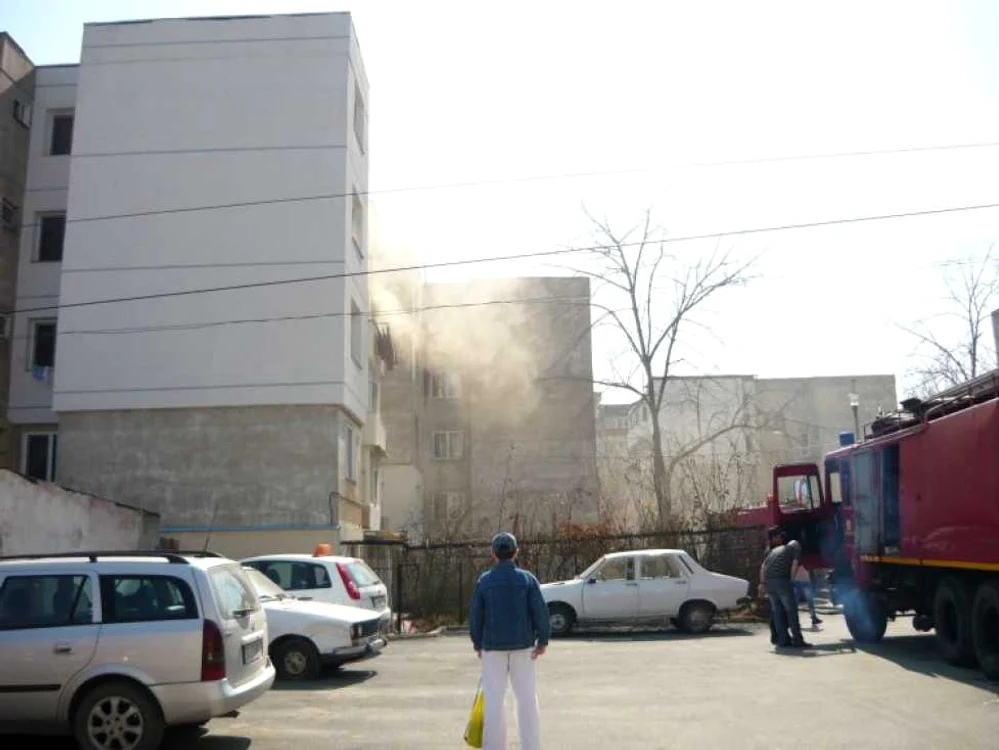 Incendiu la un apartament
