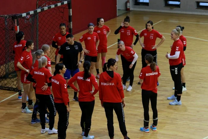 
    Naționala feminină de handbal a României e gata de startul Campionatului MondialFOTO: Marian Burlacu  