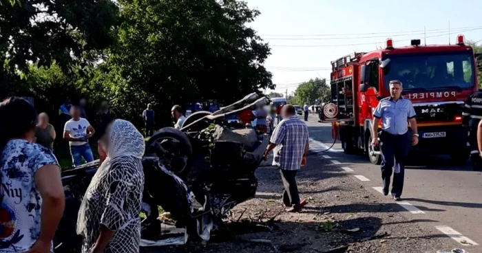 VIDEO Unul dintre bÄrbaÅ£ii morÅ£i Ã®n accidentul de la Gura Foii, cercetat de DIICOT Ã®ntr-un dosar de proxenetism Åi trafic cu minori