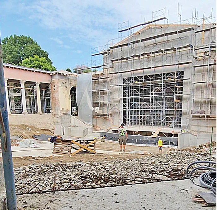 Refacerea teatrului de vară costă, potrivit proiectului, peste 16 milioane de lei