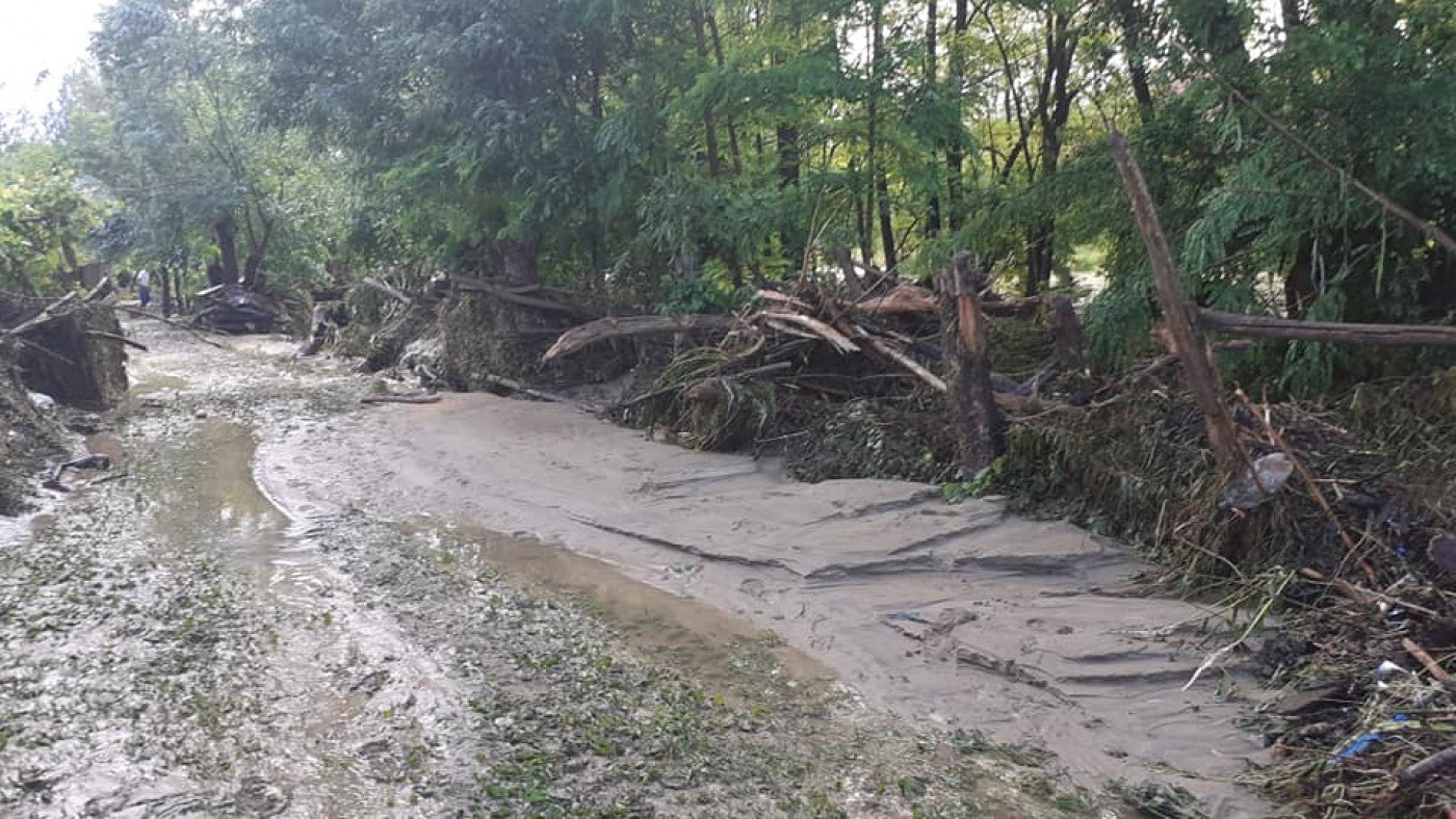 Alertă meteo: Cod galben şi Cod portocaliu de viituri şi inundaţii până la miezul nopţii. Judeţele vizate Alertă meteo: Cod galben şi Cod portocaliu de viituri şi inundaţii până la miezul nopţii. Judeţele vizate