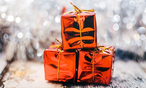 gifts 2178635 1280 jpg