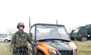 Cristian și noua mașinuță a Vânătorilor de Munte speră să salveze cât mai multe vieți jpeg