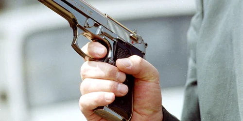 Poliţiştii au făcut uz de armă 