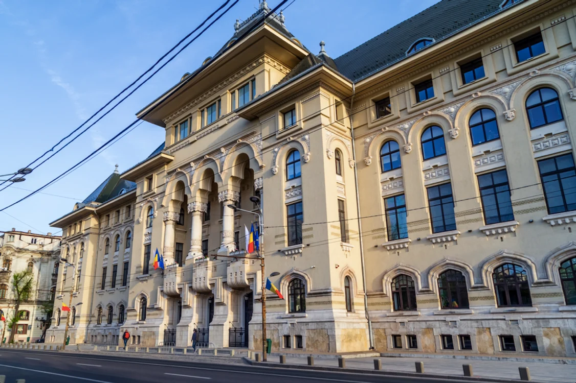 Tot mai mulți bucureșteni descoperă că implicarea locală poate schimba orașul. FOTO: Shutterstock