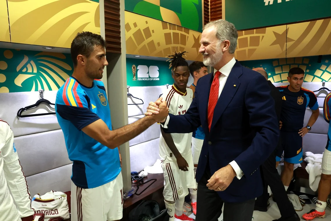 Regele Felipe în Mexic la meciul Spania-Uruguay. FOTO: Profimedia