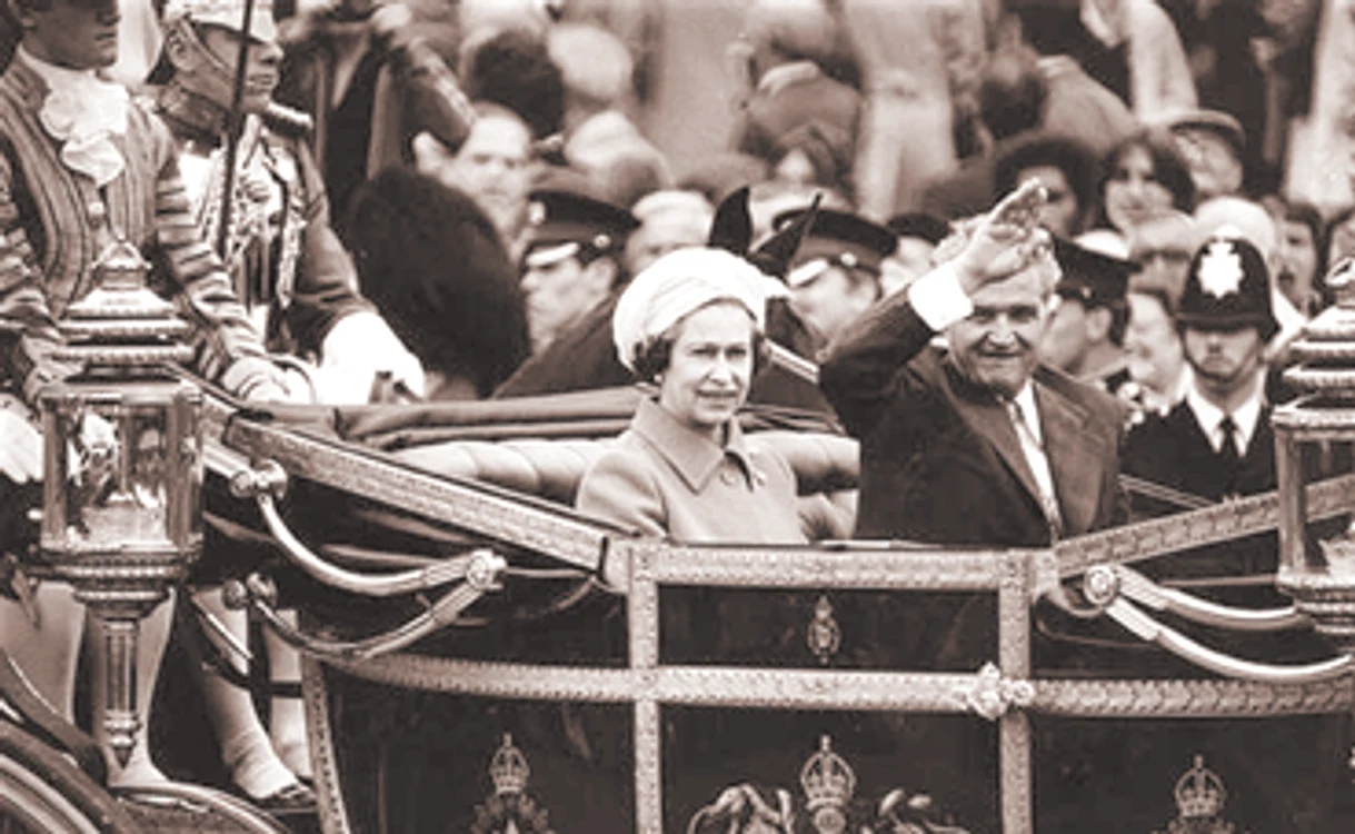 13 iunie 1978: Nicolae Ceauşescu face o vizită oficială, la invitaţia Reginei, în Marea Britanie