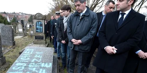 Macron vizitează cimitirele evreiesti vandalizate in Franta 16 februarie 2019 FOTO EPA-EFE