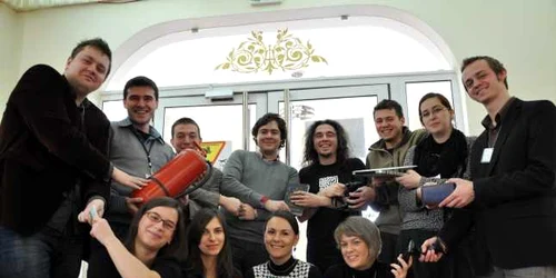 Cei 12 iniţiatori ai proiectului şi-au pus la bătaie obiecte personale (foto: arhiva personală)