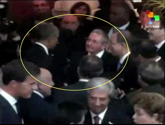Barack Obama şi Raul Castro s-au întâlnit la un summit în PanamaFoto: AP