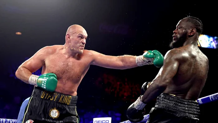 Tyson Fury (stânga)
