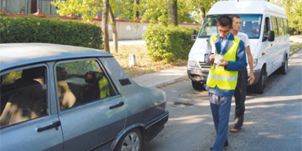 Transportatorii din Olt, traşi pe dreapta de poliţişti